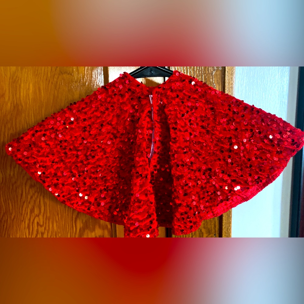 Red sequence neck shall